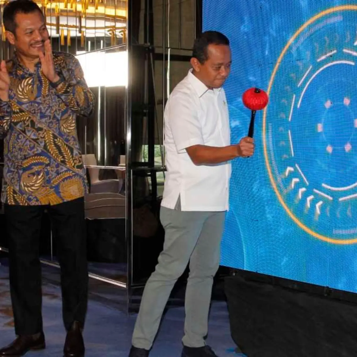 Bahlil Lahadalia Perkuat Hilirisasi Ekosistem Baterai Kendaraan Listrik